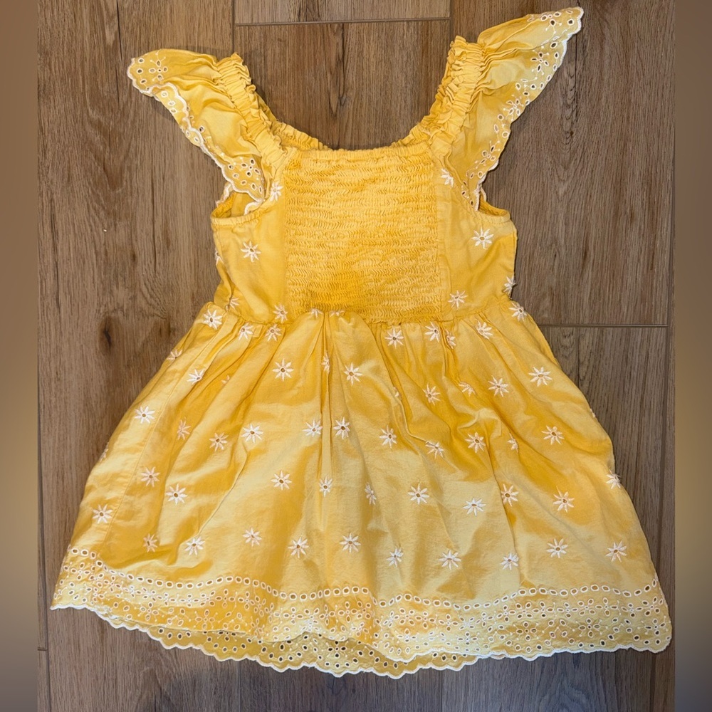 NWOT Old Navy Fit and Flare Eyelet Dress for Toddler Girls - 4T - Picture 3 of 5